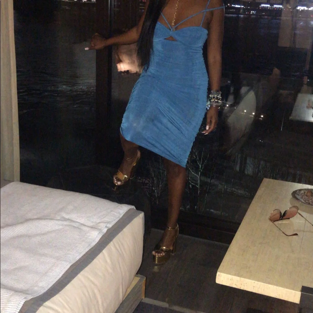 Dress - Picture 2 of 4